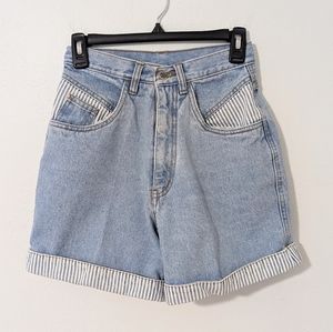 Vintage Y2K 90s High Waisted Striped Trim Mom Shorts Cuffed Light Wash Size 24
